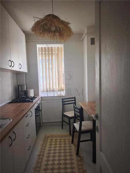 Apartament cu 3 camere decomandat în Torontalului