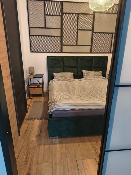 Apartament cu 2 camere semidecomandat, mobilat în Florești