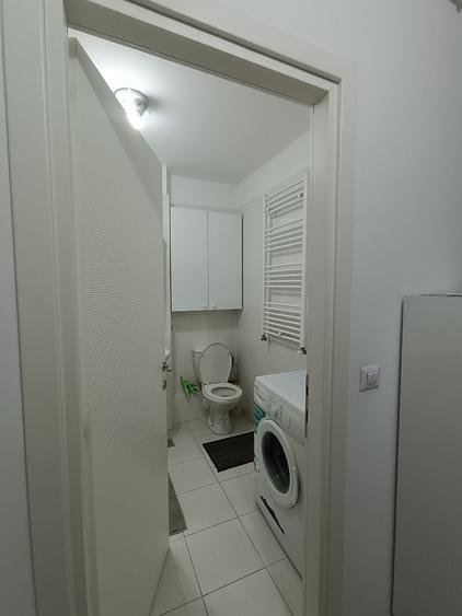 Garsonieră decomandată în Central