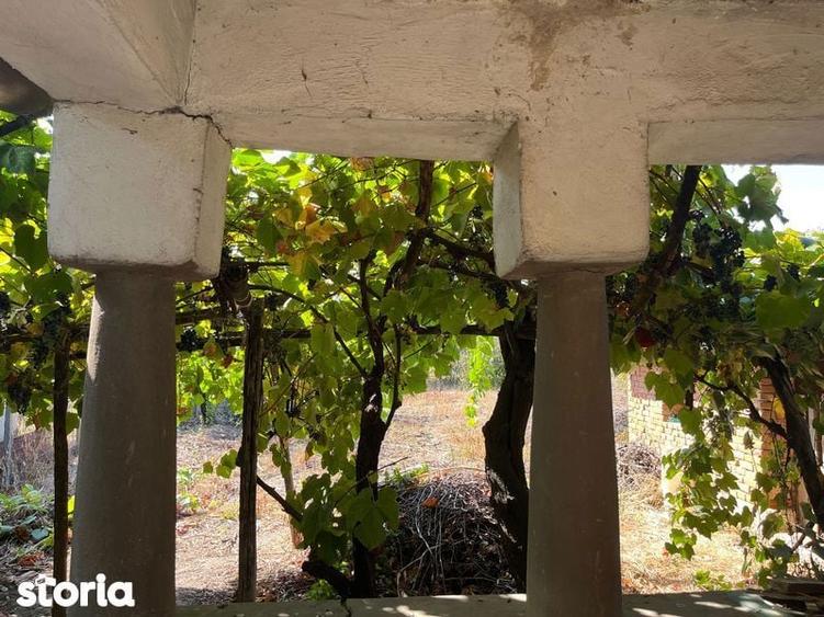 Casă cu 4 camere cu Teren 100 Mp în Rogova