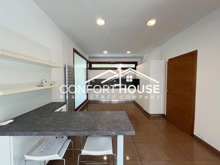 Duplex cu 5 camere cu Piscina în Iancu Nicolae