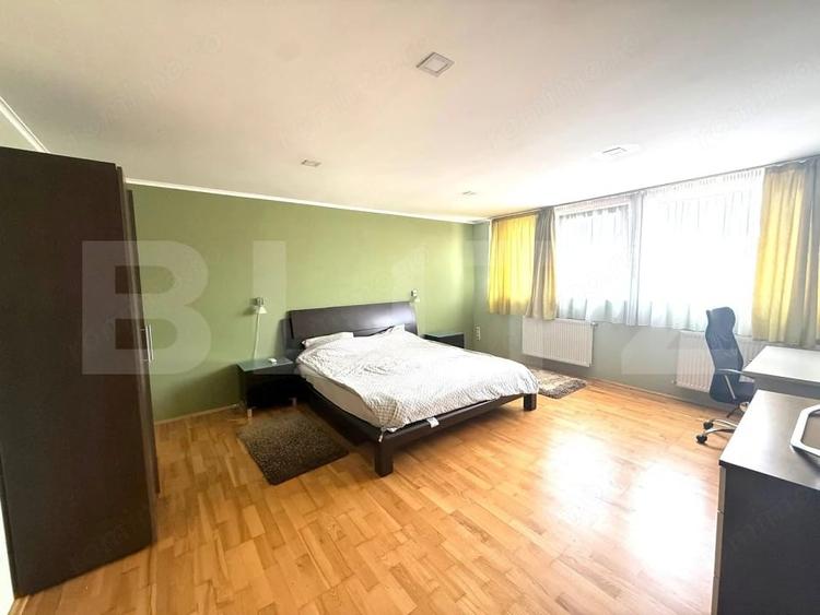 Apartament de vanzare - 3 Camere - 140mp - Ultracentral - 5
