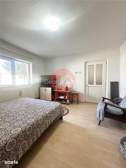 Casa cu Potential Multiplu, Pretabila Pentru Doua Familii sau Business