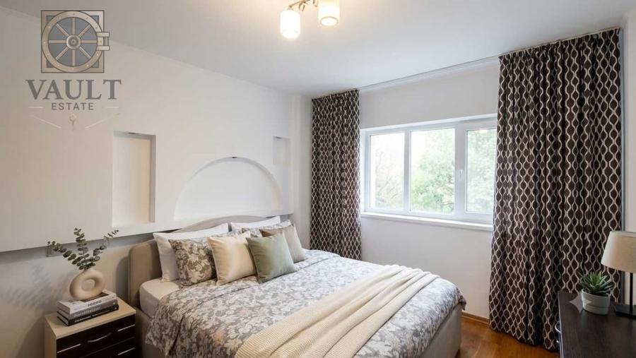 Apartament cu 4 camere decomandat în Olteniței
