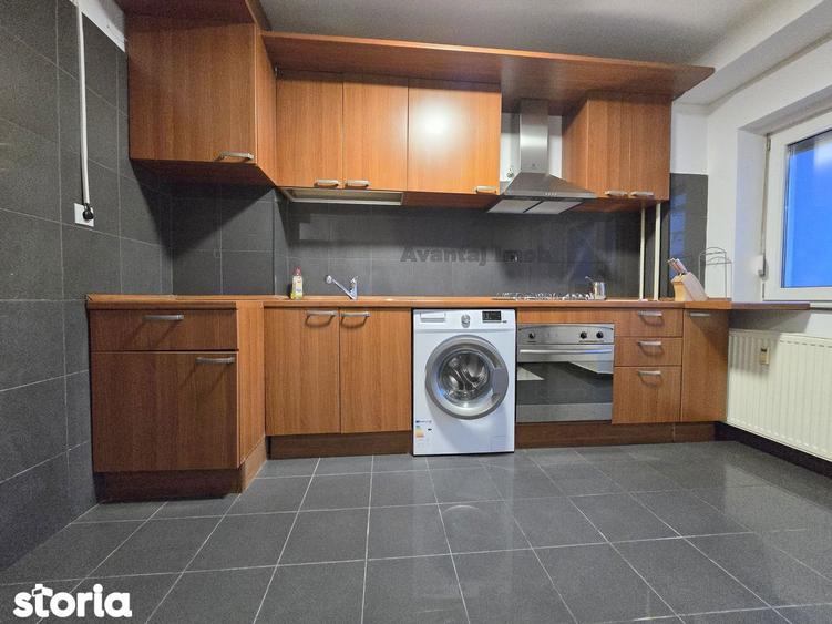 Apartament cu 3 camere, mobilat în Decebal