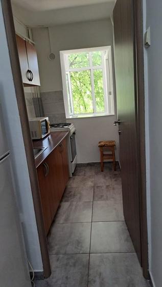 Garsonieră decomandată în Central
