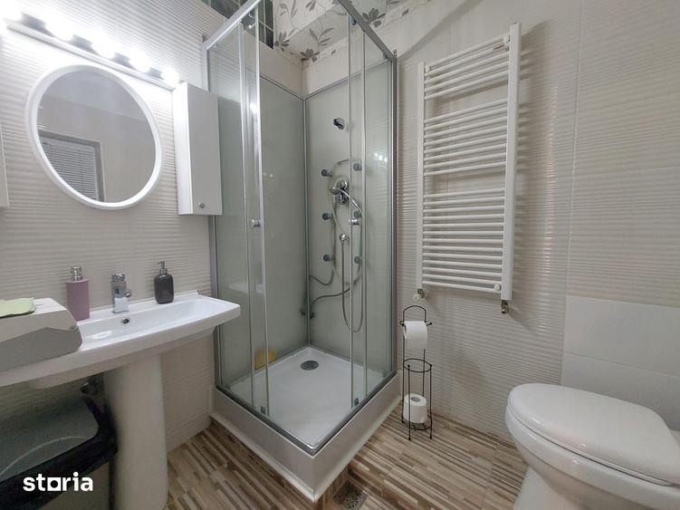 Apartament cu 4 camere, mobilat în Dacia