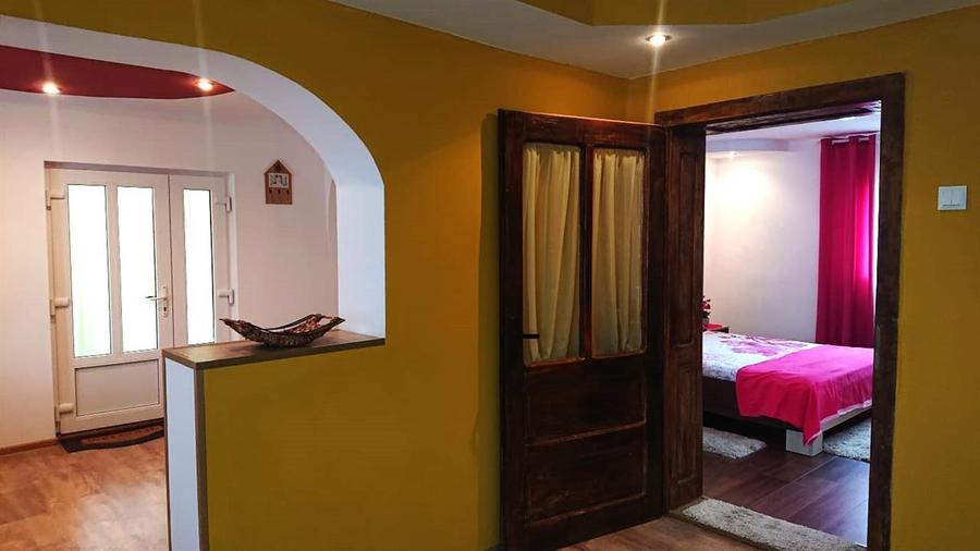 Casă individuală cu 3 camere cu Teren 1084 Mp în Vața de Jos