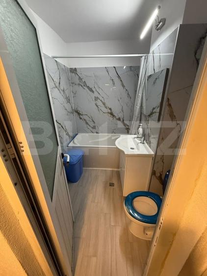 Apartament cu 3 camere decomandat, mobilat în Micro 11