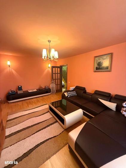 Casă cu 6 camere cu Teren 1600 Mp în Călugăreni