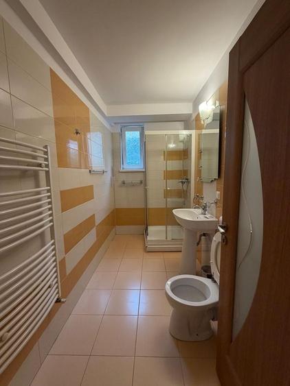 Apartament cu 2 camere decomandat, mobilat în Semicentral