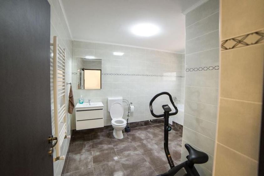 Casă cu 4 camere în Central