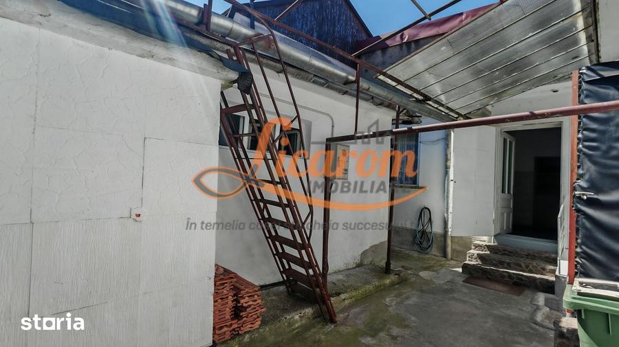 Casă cu 3 camere semidecomandat cu Teren 139 Mp în Blumăna