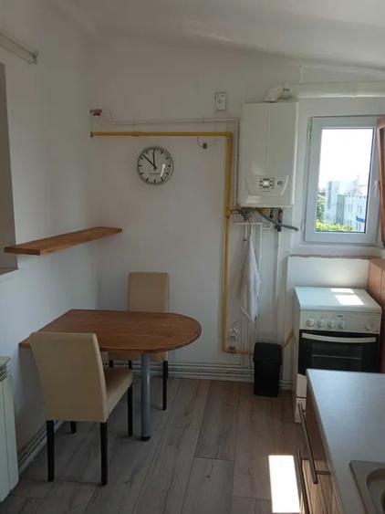 Apartament cu 2 camere decomandat, mobilat în Parcul Carol