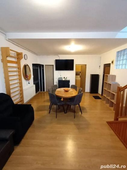 Apartament cu 3 camere semidecomandat în Central — fotografia 1