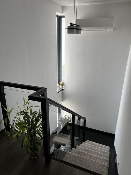 Casă cu 4 camere în Ștefănești