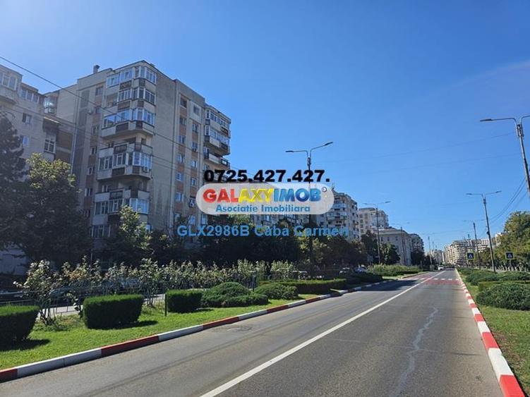 Apartament cu 3 camere decomandat în Republicii