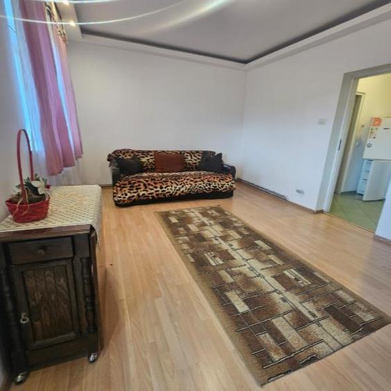 Garsonieră decomandată în Răcădău