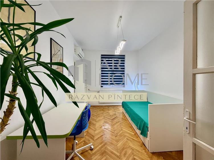 Apartament cu 3 camere decomandat, mobilat în Sud