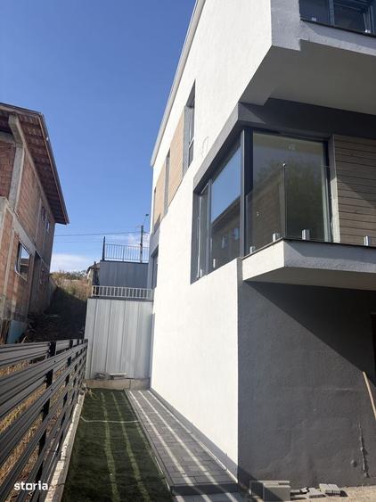 Casă cu 4 camere în Baciu