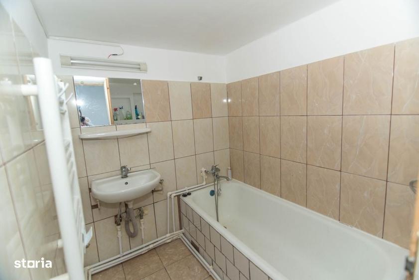 Casă cu 3 camere în Văcarea