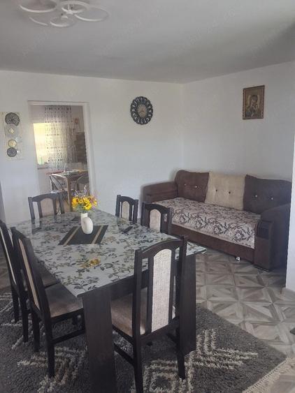 Apartament cu 2 camere semidecomandat în Cezar Petrescu