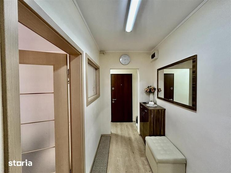 Apartament cu 3 camere decomandat în Terezian