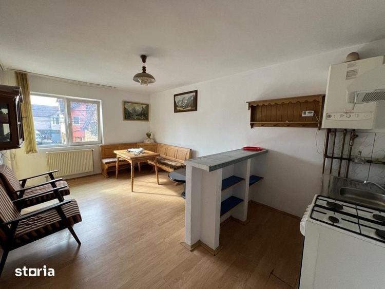 Casă cu 5 camere cu Teren 800 Mp în Gheorgheni