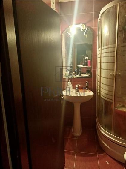 Apartament cu 4 camere decomandat, mobilat în Aradului