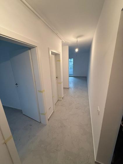 Apartament cu 6 camere decomandat în Clăbucet