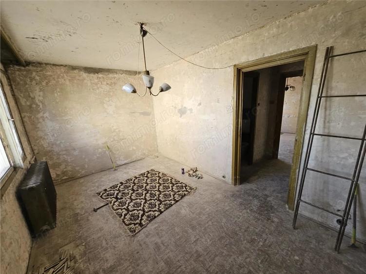 Apartament cu 2 camere semidecomandat în Micro I