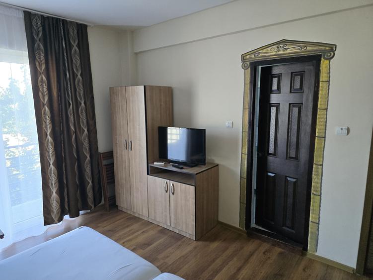 Casă cu 15 camere cu Teren 300 Mp în Eforie Nord