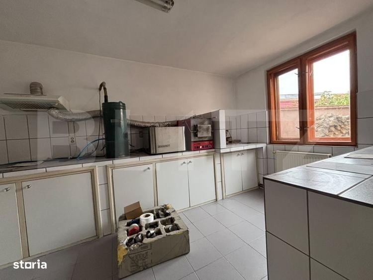 Casă cu 4 camere în Rogerius