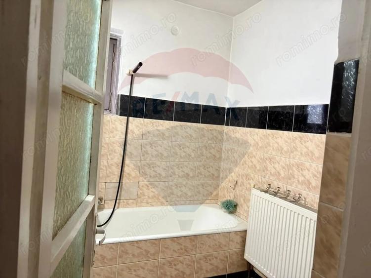 Casă cu 2 camere cu Teren 557 Mp în Central