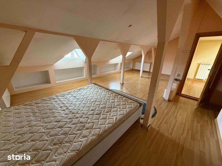 Casă cu 5 camere cu Teren 280 Mp în Central