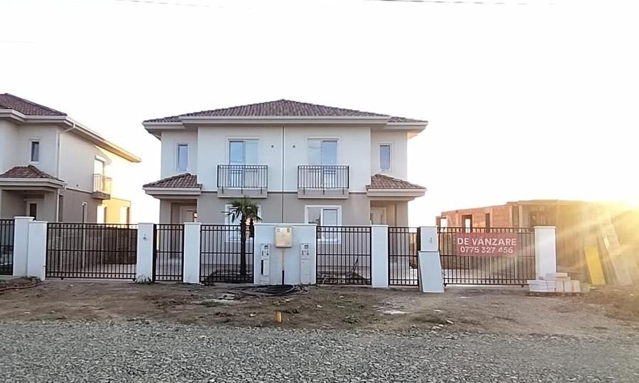 Casă cu 4 camere în Sânandrei