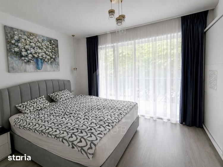 Casă cu 8 camere cu Teren 150 Mp în Central