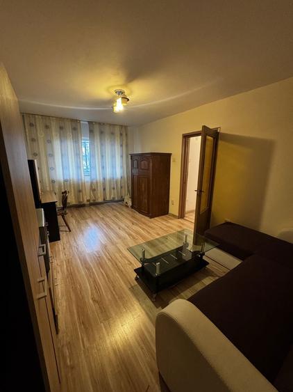 Apartament cu 2 camere decomandat în Domnești