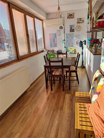 Apartament cu 3 camere decomandat, mobilat în Central