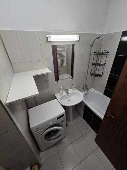 Apartament cu 2 camere decomandat în Noua