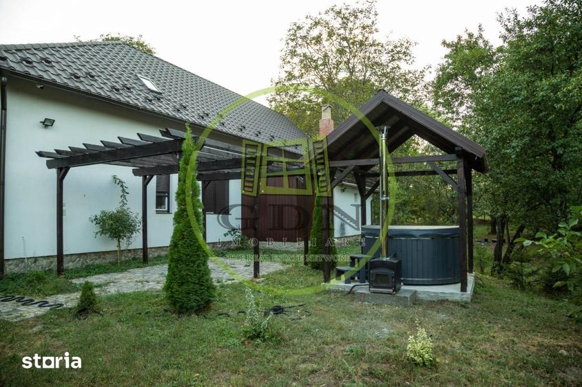 Casă cu 7 camere cu Teren 3515 Mp în Deda