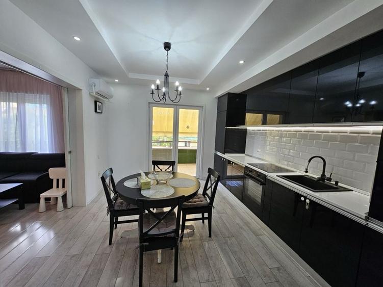 Apartament cu 3 camere decomandat în Crețuleasca