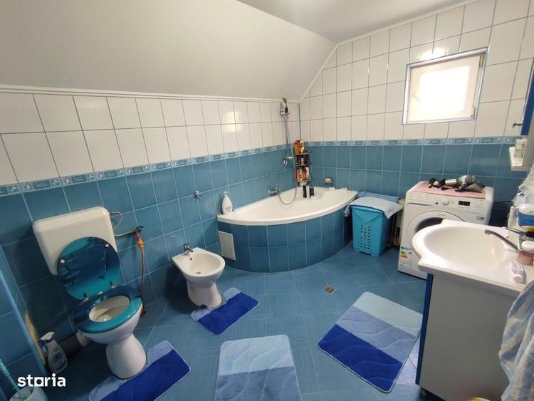 Casă cu 4 camere decomandat în Brebu