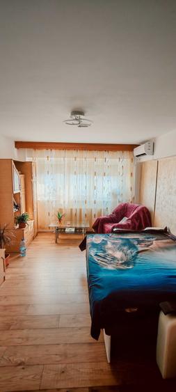 Apartament cu 2 camere decomandat în Buzaului