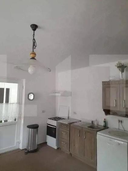 Casă cu 3 camere cu Teren 363 Mp în Curtici