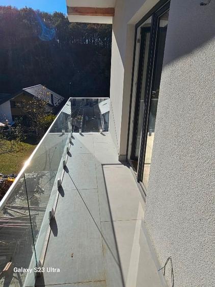 Duplex cu 3 camere cu Garaj în Tăuți
