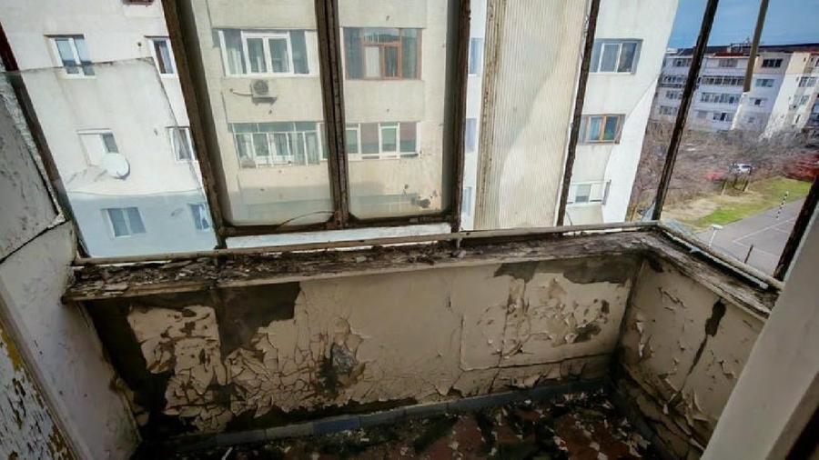 Apartament cu 4 camere semidecomandat în Sud