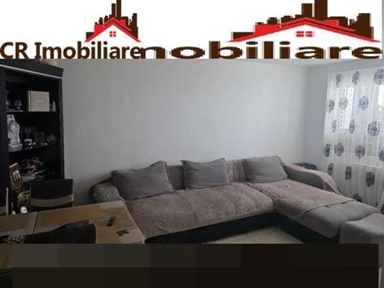 Apartament cu 3 camere decomandat în Titulescu