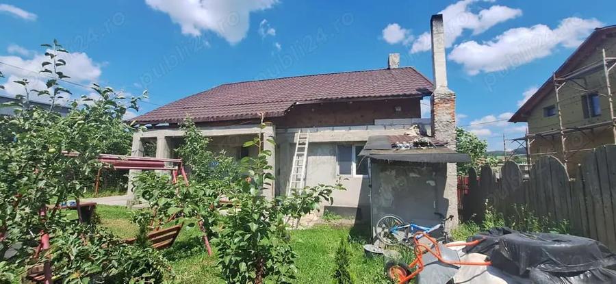 Casă cu 4 camere cu Teren 700 Mp în Central