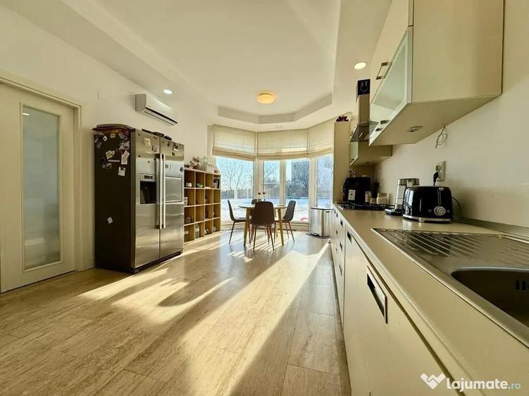 Casă cu 7 camere cu Teren 650 Mp în Ștefăneștii de Jos